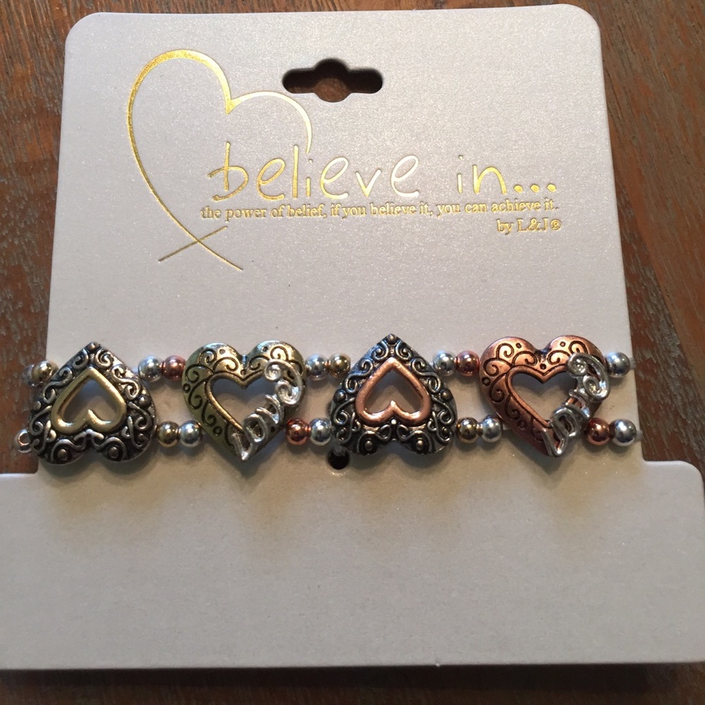 NWT Heart bracelet